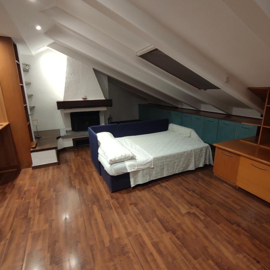 Loft Mansardato Monza Exterior foto
